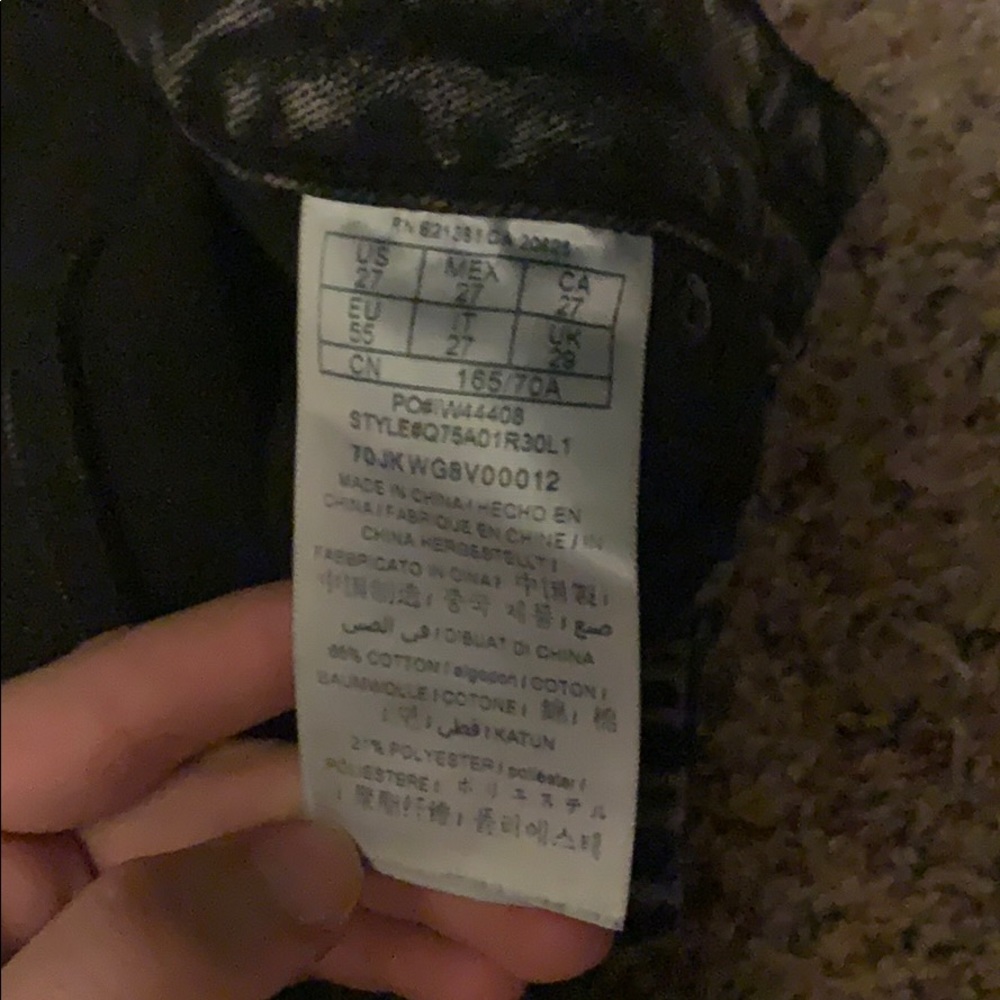 LAST CHANCE Guess Gray Wash Jeans - Picture 3 of 3